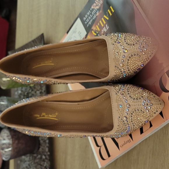 Exquisite Nude Pumps with Rhinestones - Picture 4 of 16